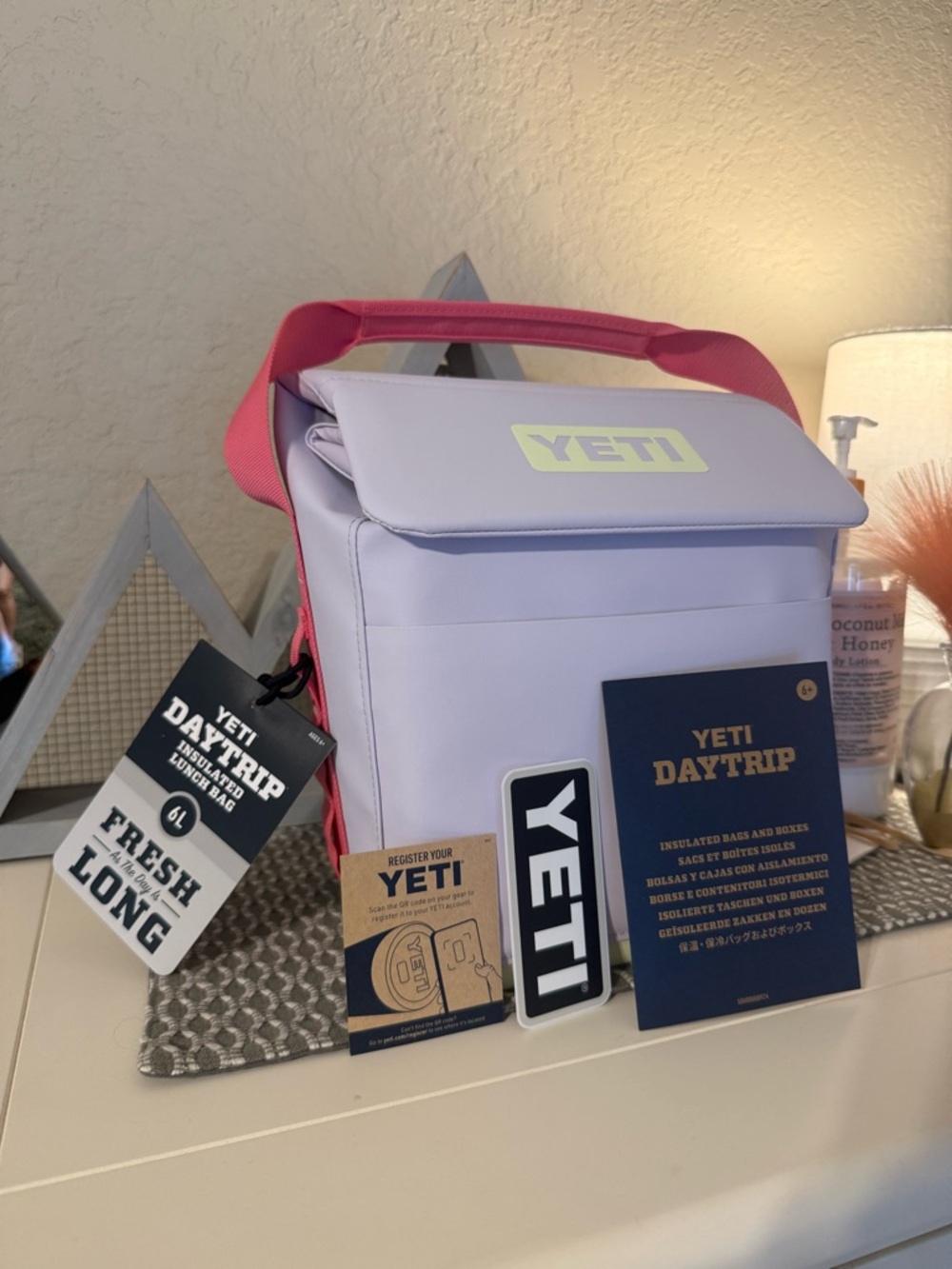 NWT Yeti Daytrip Soft Cooler 6L, Lunch Bag, 1 LEFT! - Picture 2 of 8